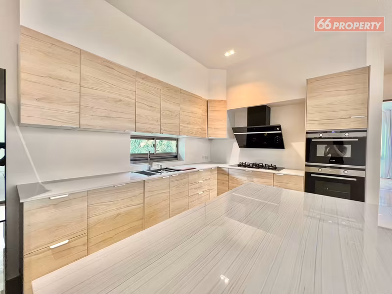 properties%2F6598%2Fimages%2Fsmart-pool-villa-in-luxury-modern-style-46-low-res.avif