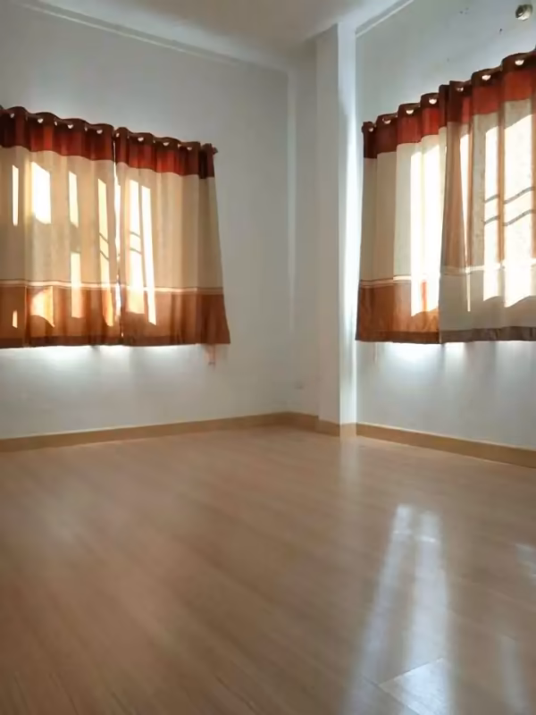 3 卧室 独立房屋 出租 在 - Image 3