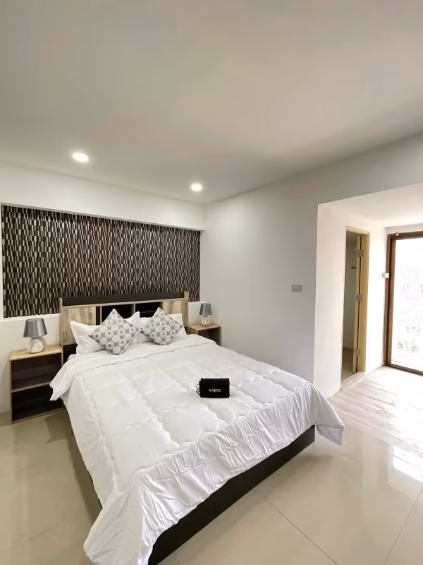 PP Condo - Image 6