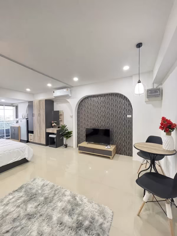 PP Condo - Image 1