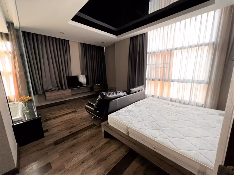 properties%2F7545%2Fimages%2F2-bedroom-condo-8-low-res.avif