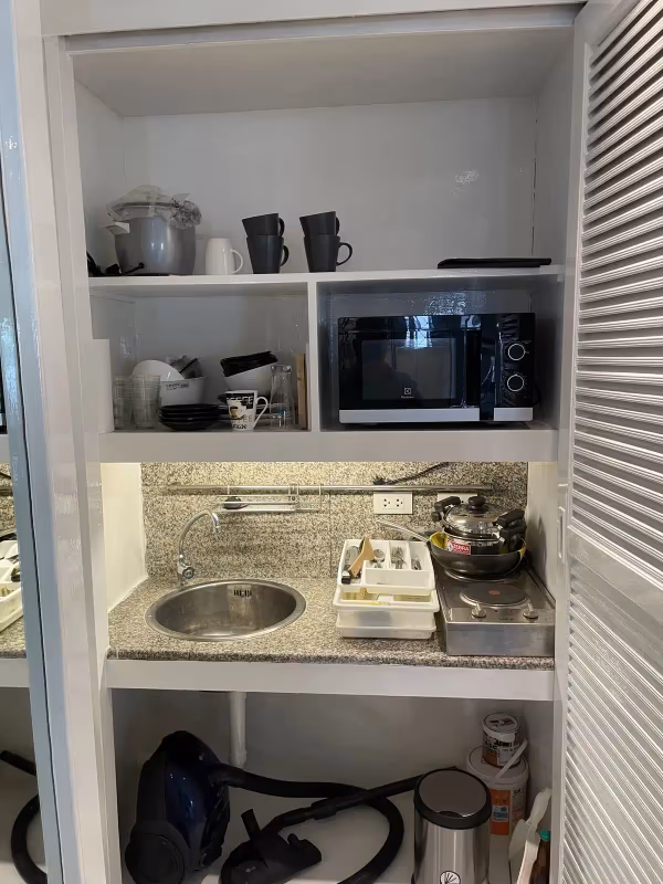 Riverside Condo - Image 1