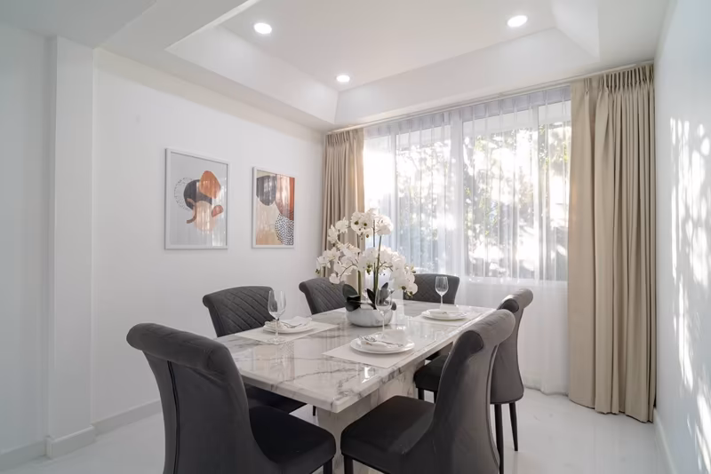 5 Bedroom House For Sale in San Phak Wan, Hang Dong, Chiang Mai - Image 1