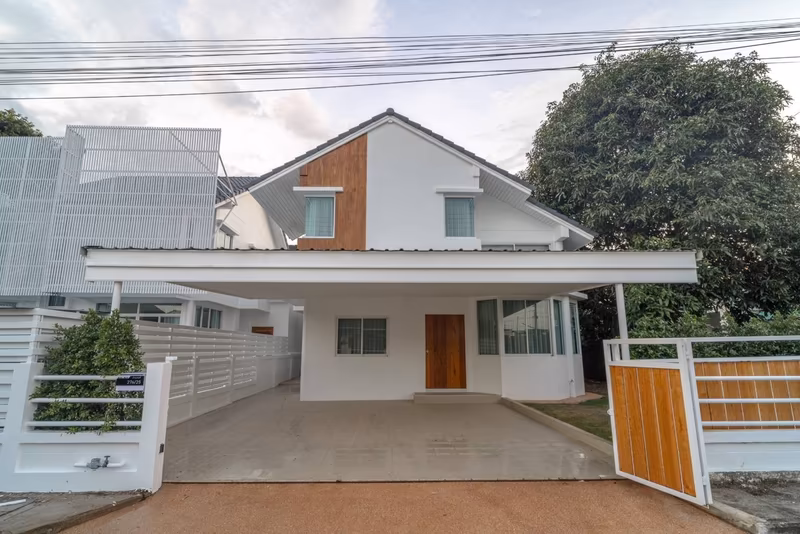 5 Bedroom House For Sale in San Phak Wan, Hang Dong, Chiang Mai - Image 19