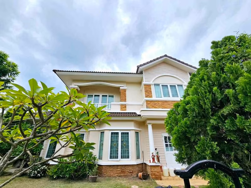Home in Park - Image 1