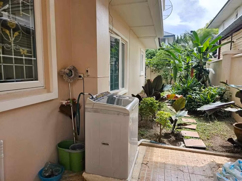 Home in Park - Image 9