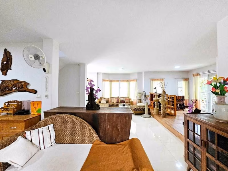 Home in Park - Image 11