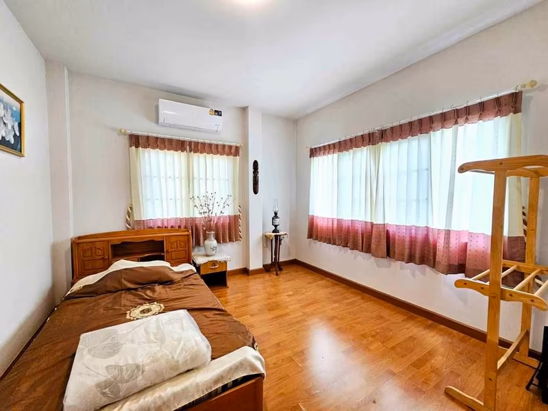 Home in Park - Image 13