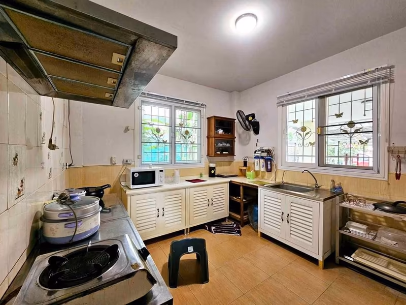 Home in Park - Image 12