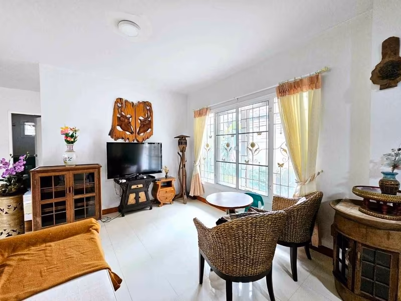 Home in Park - Image 2