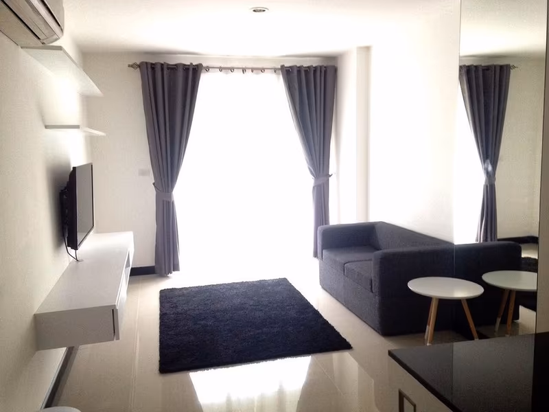 VOQUE Condo Sukhumvit 16 - Image 1