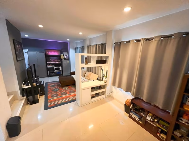 2 Bedroom House For Sale in San Phak Wan, Hang Dong, Chiang Mai - Image 8