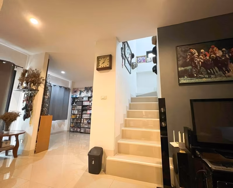 2 Bedroom House For Sale in San Phak Wan, Hang Dong, Chiang Mai - Image 9