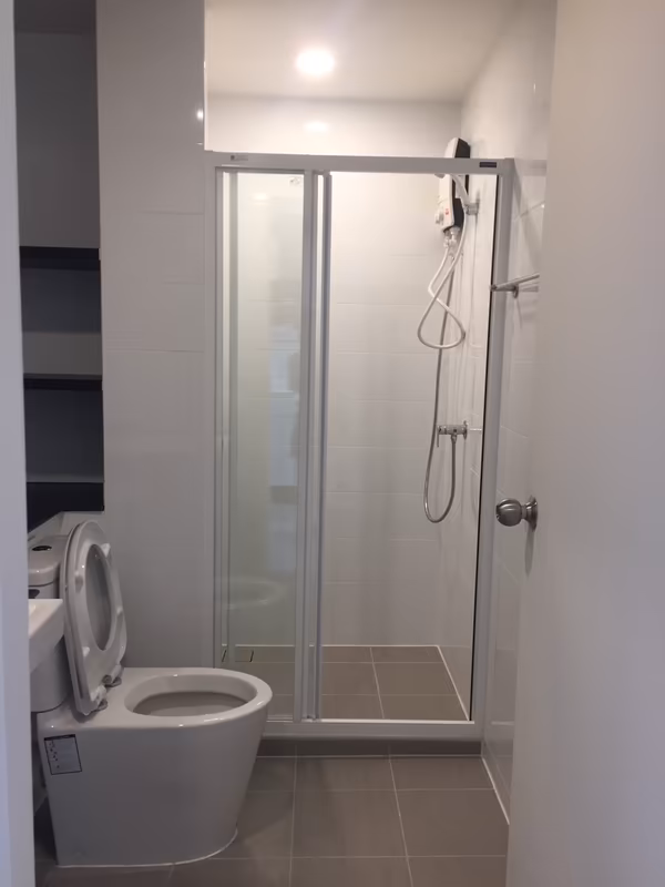 Escent Condo - Image 2