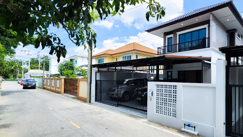 4 Bedroom House For Sale in Mae Hia, Mueang Chiang Mai, Chiang Mai - Image 9