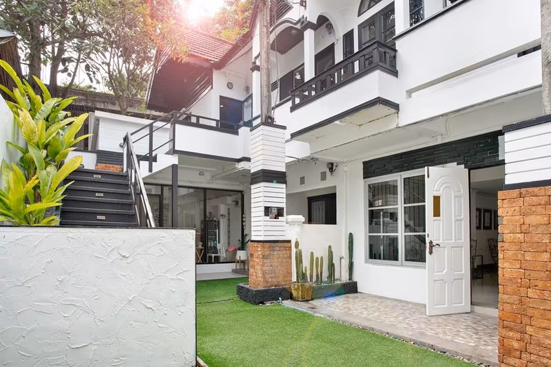 พื้นที่ค้าปลีก ใน สุเทพ, เมืองเชียงใหม่, เชียงใหม่ - Image 1