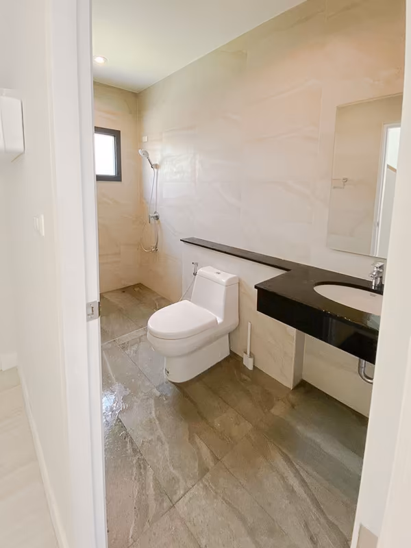 4 Bedroom House For Sale in Chang Phueak, Mueang Chiang Mai, Chiang Mai - Image 4