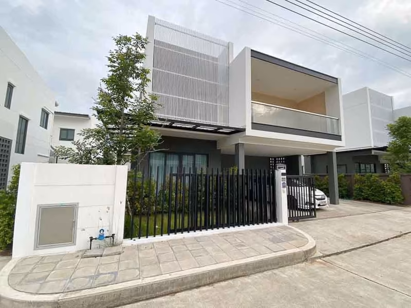 4 Bedroom House For Sale in Chang Phueak, Mueang Chiang Mai, Chiang Mai - Image 1