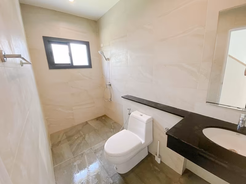 4 Bedroom House For Sale in Chang Phueak, Mueang Chiang Mai, Chiang Mai - Image 5
