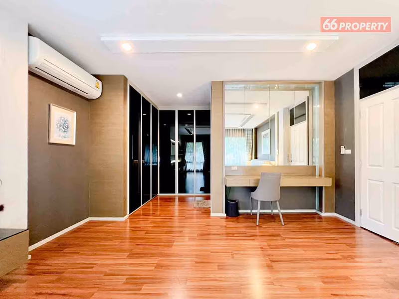 Vararom Premium City Hall - Image 22