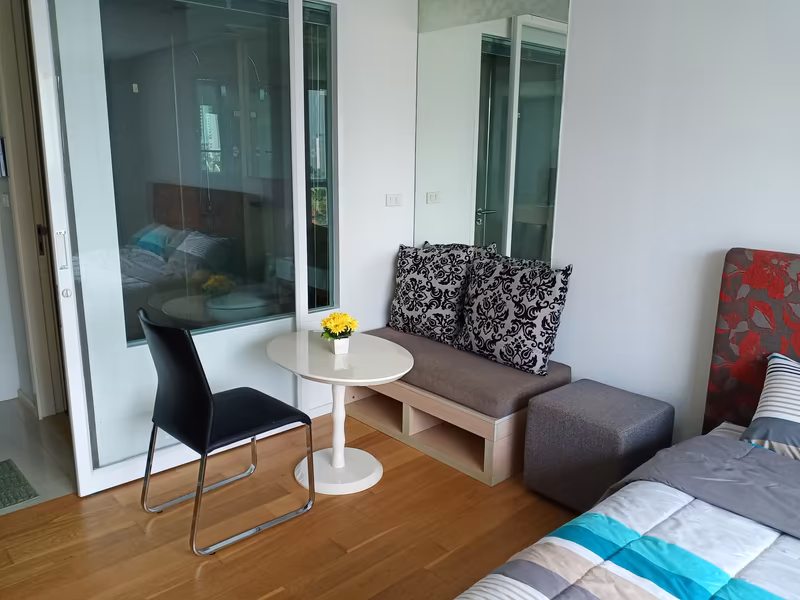 15 Sukhumvit Residences - Image 2