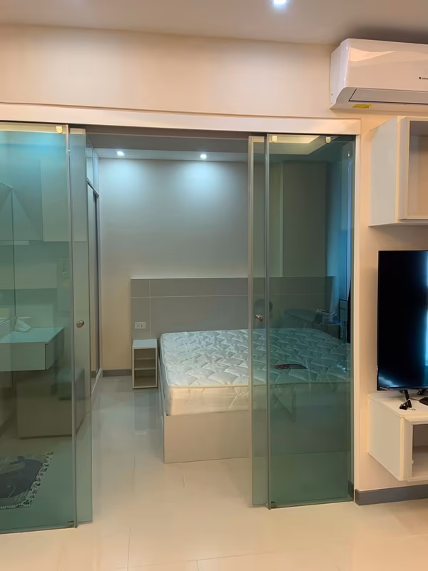The Green City Condo - Image 5