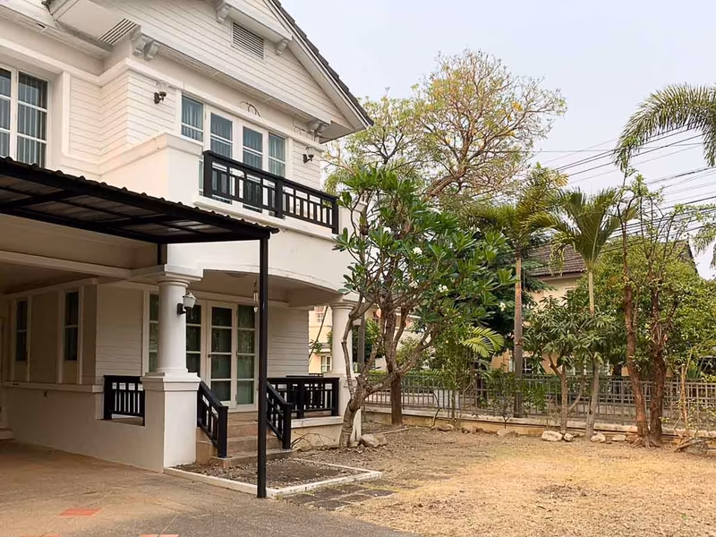 Land and Houses Park San Sai - Image 1