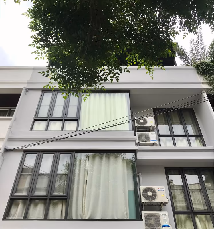 4 Bedroom Townhouse For Sale in Phra Khanong Nuea, Vadhana, Bangkok - Image 7