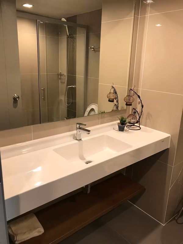 properties%2FqB6pERmjmi2t9OmrK3m9%2Fimages%2Fstudio-for-rent-in-bang-kapi-2-low-res.avif