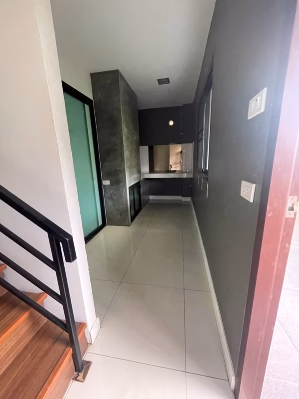 3 Bedroom Townhouse For Sale in Chang Phueak, Mueang Chiang Mai, Chiang Mai - Image 4