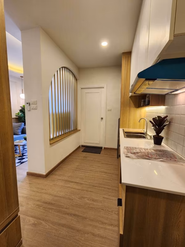 Airport Home Condo - Image 2