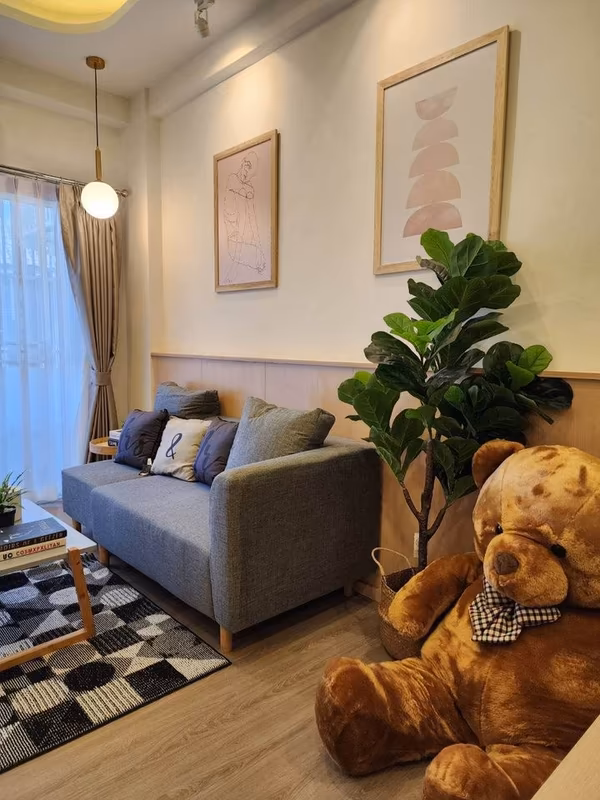 Airport Home Condo - Image 3
