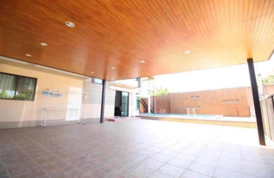 Vararom Premium City Hall - Image 25
