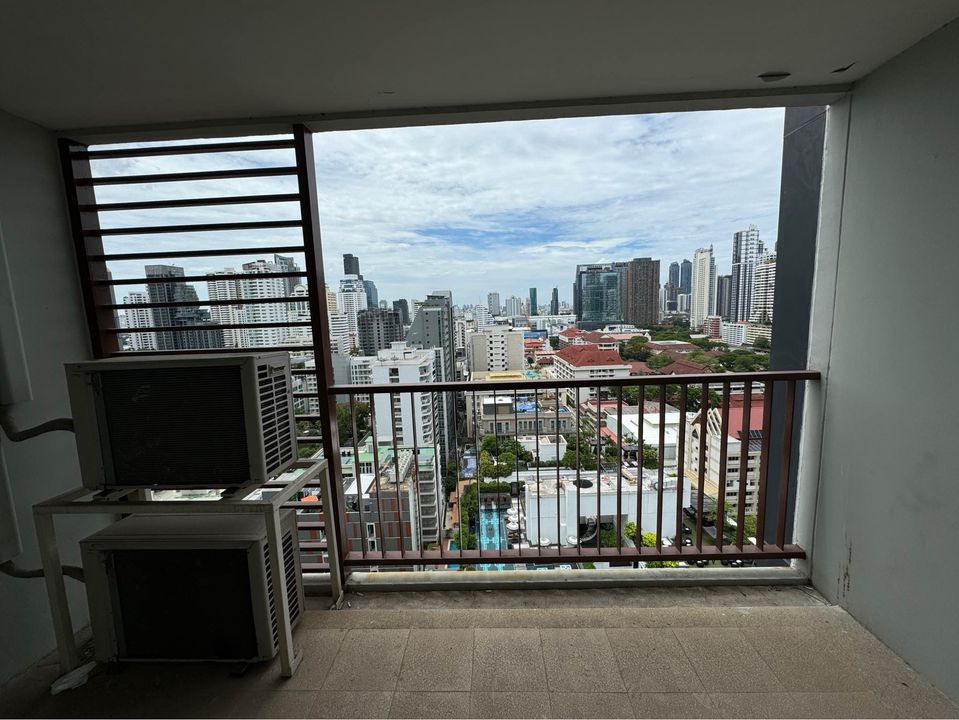 3 Bedroom Condo For Sale in Khlong Toei Nuea, Vadhana, Bangkok - Image 3