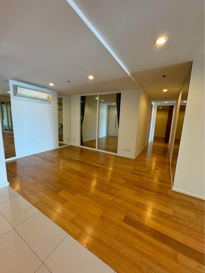 3 Bedroom Condo For Sale in Khlong Toei Nuea, Vadhana, Bangkok - Image 5