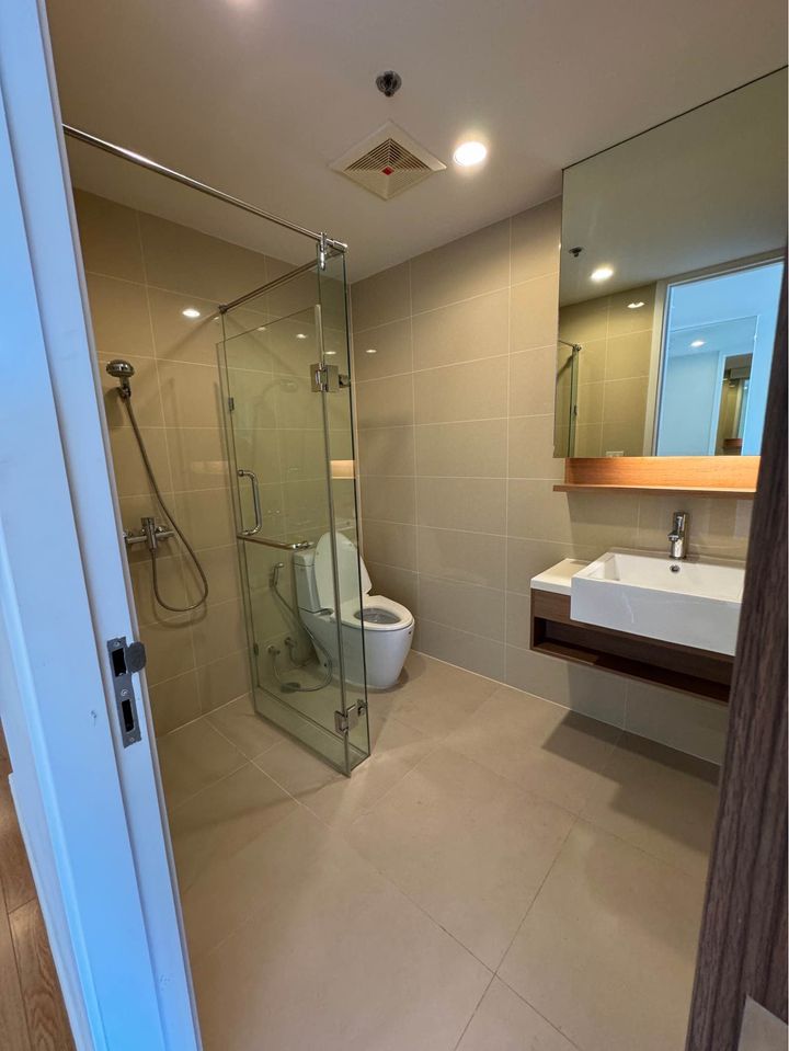 3 Bedroom Condo For Sale in Khlong Toei Nuea, Vadhana, Bangkok - Image 9