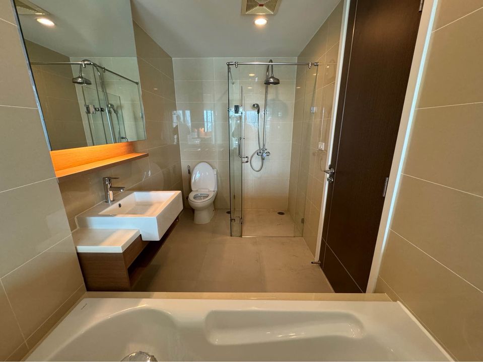 3 Bedroom Condo For Sale in Khlong Toei Nuea, Vadhana, Bangkok - Image 6