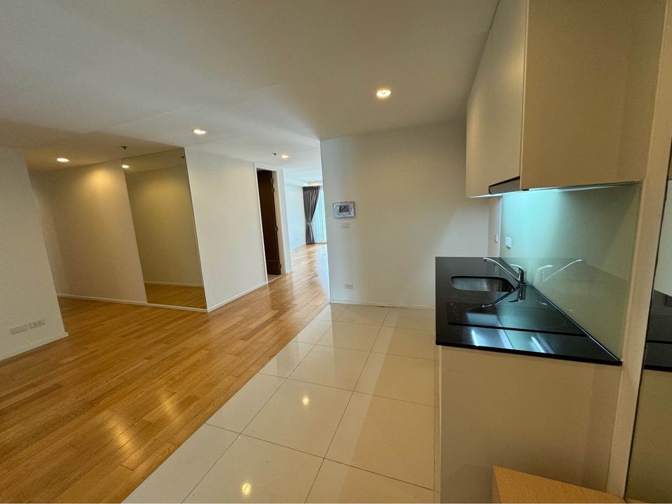 3 Bedroom Condo For Sale in Khlong Toei Nuea, Vadhana, Bangkok - Image 10