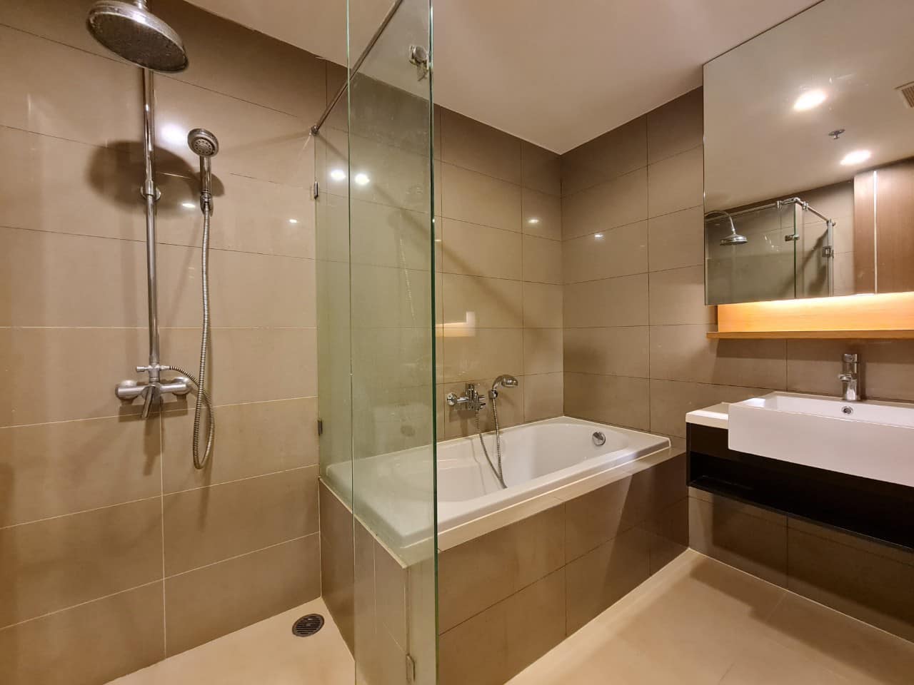 15 Sukhumvit Residences - Image 7