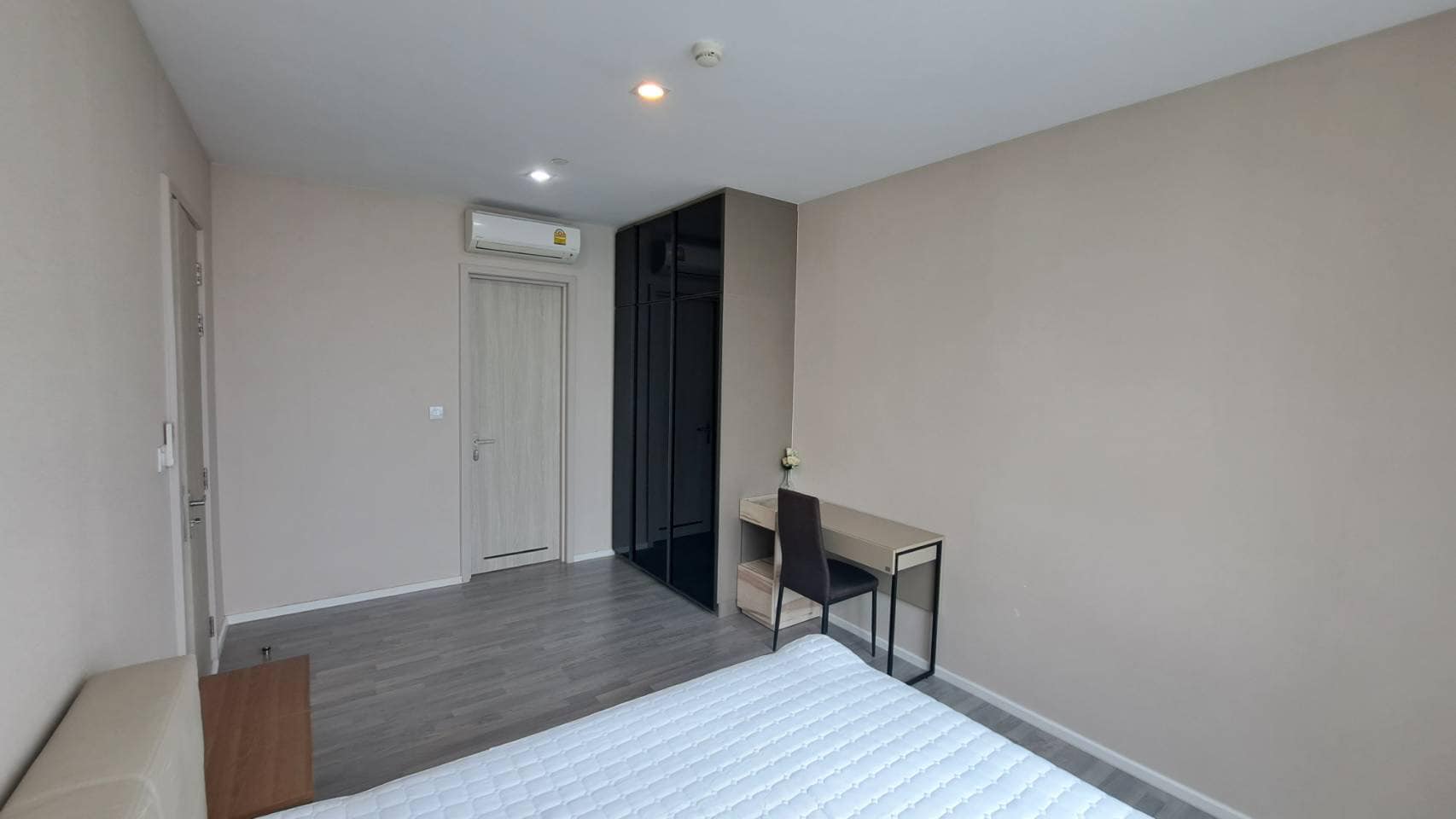 333 Riverside - Image 6