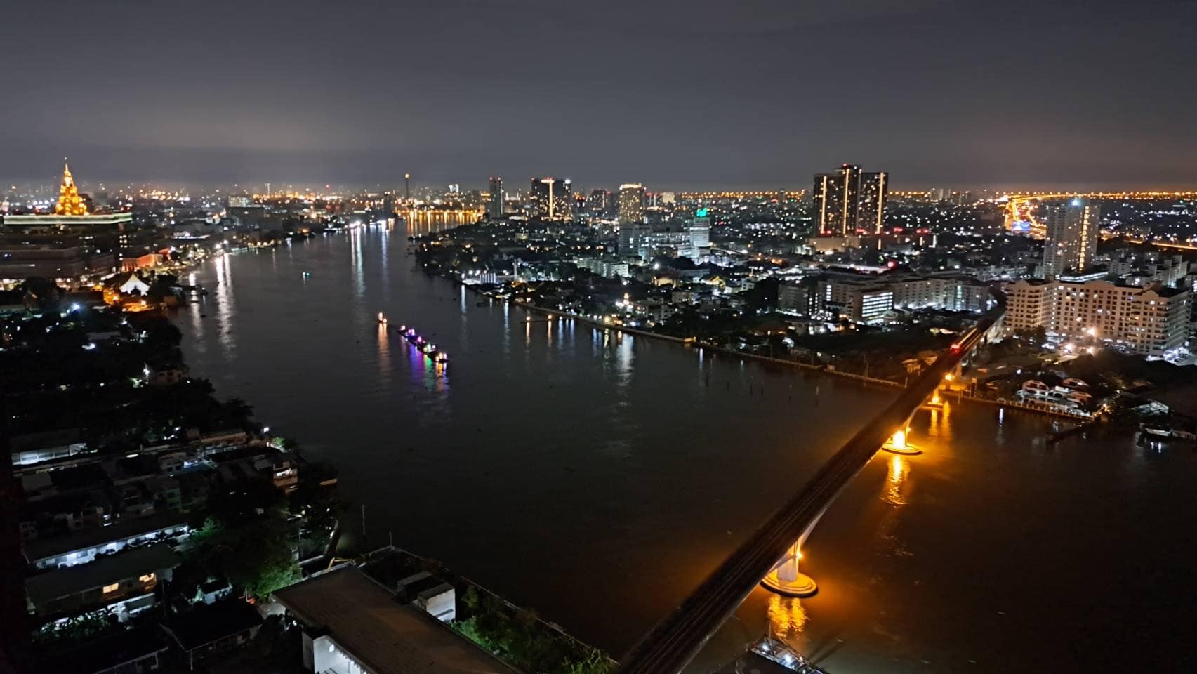 333 Riverside - Image 7