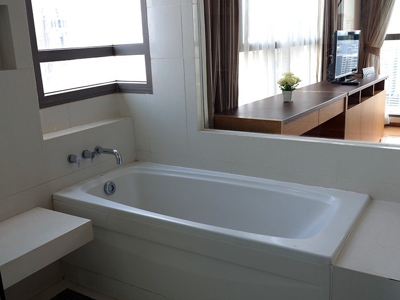 AEQUA Residence Sukhumvit 49 - Image 6