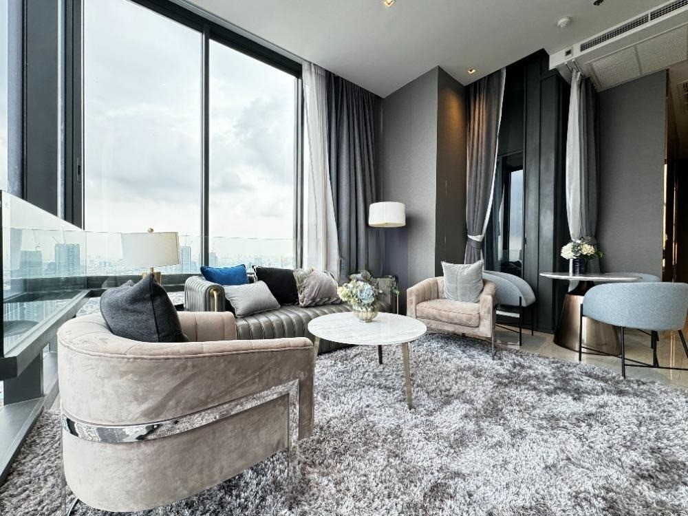 Ashton Silom - Image 1
