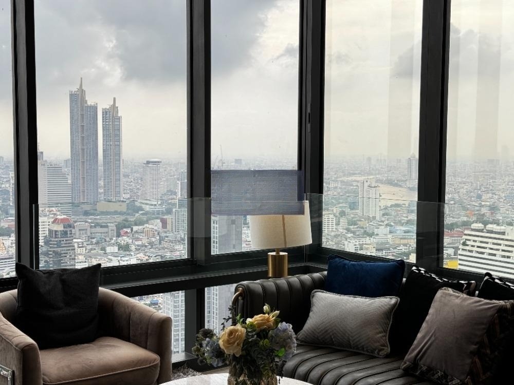 Ashton Silom - Image 3