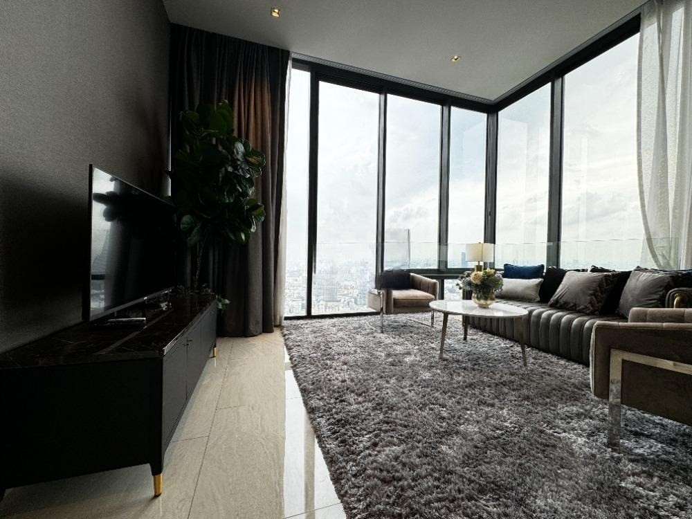 Ashton Silom - Image 2