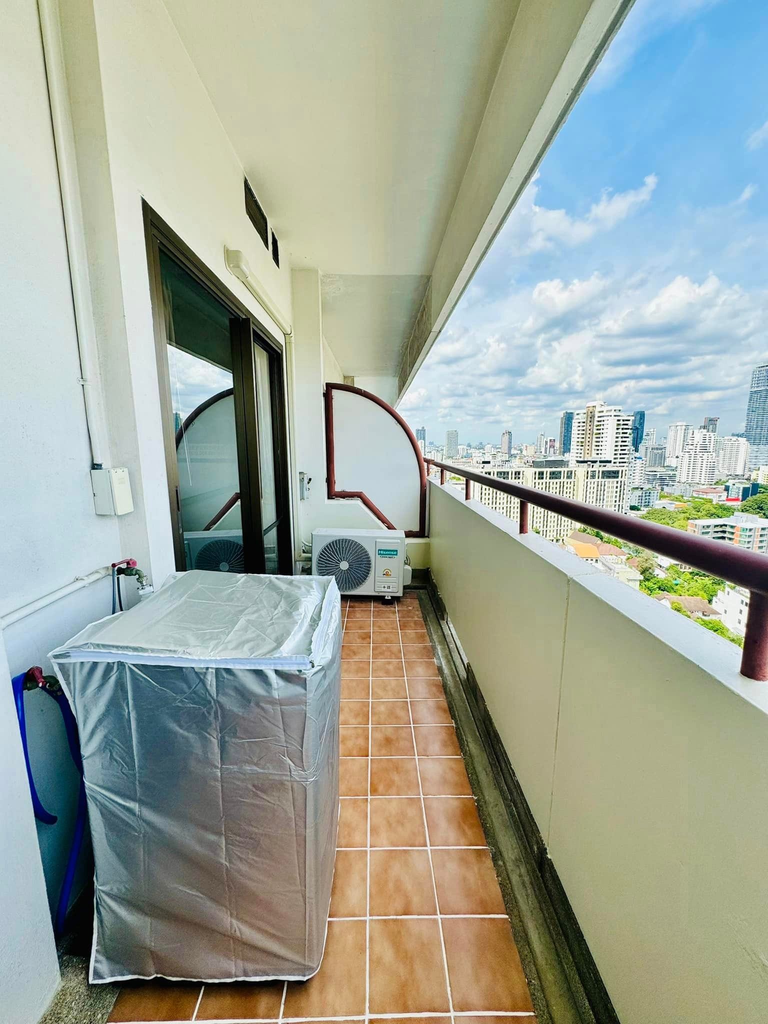 Citi Resort Sukhumvit 49 - Image 5