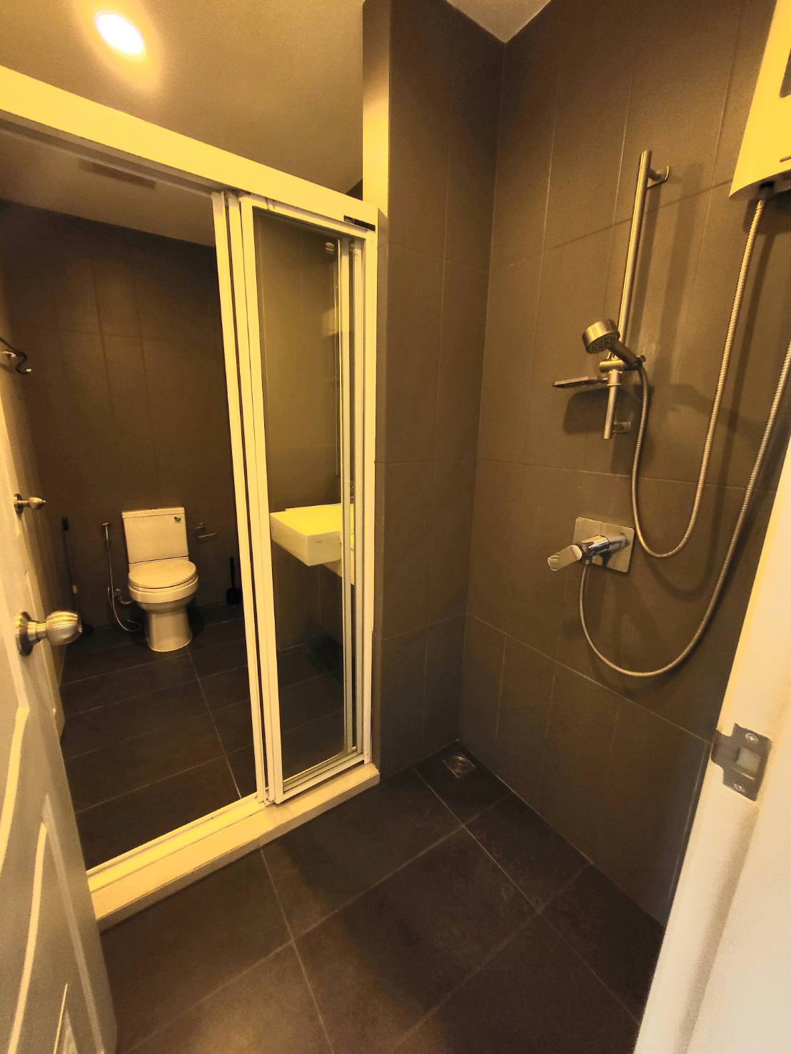 1 Bedroom Condo For Sale in Huai Khwang, Huai Khwang, Bangkok - Image 7