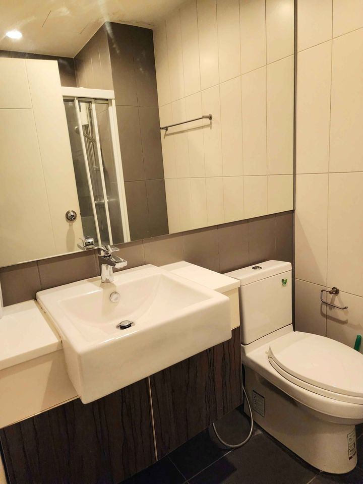 1 Bedroom Condo For Sale in Huai Khwang, Huai Khwang, Bangkok - Image 6