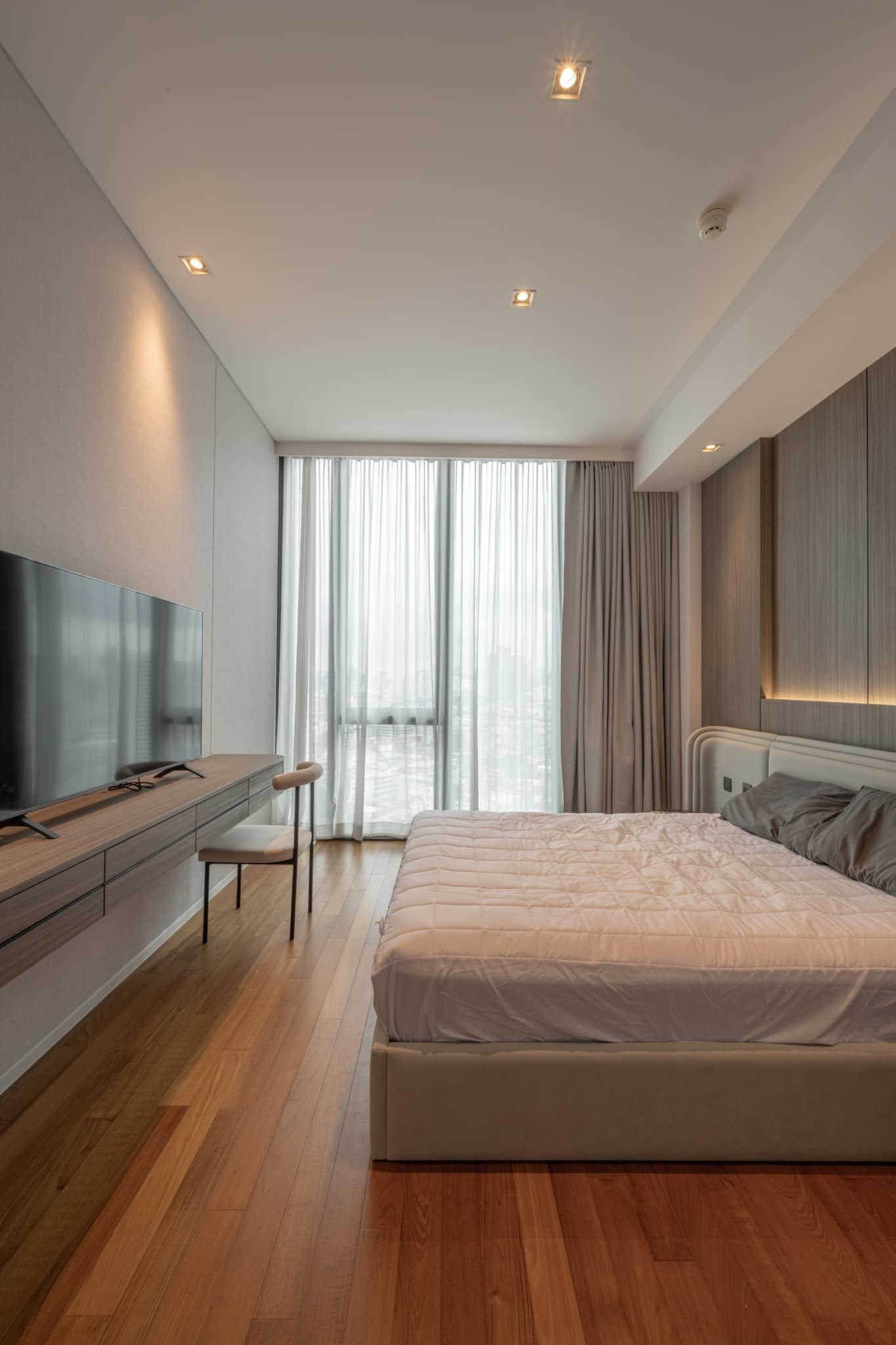 2 Bedroom Condo For Rent in Khlong San, Khlong San, Bangkok - Image 4
