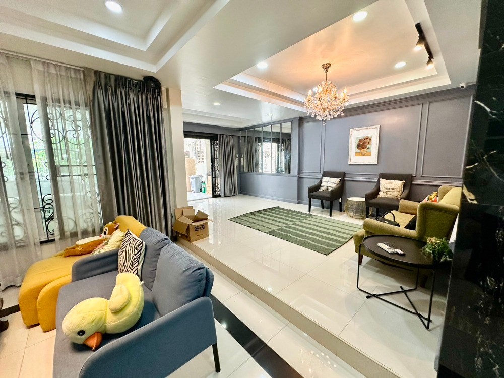 5 Bedroom Townhouse For Rent in Anusawari, Bang Khen, Bangkok - Image 3